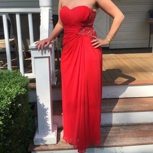 Red prom dress💃🏼💃🏼